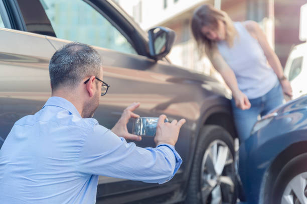 Professional Commercial Auto Insurance technician working in Epworth, IA